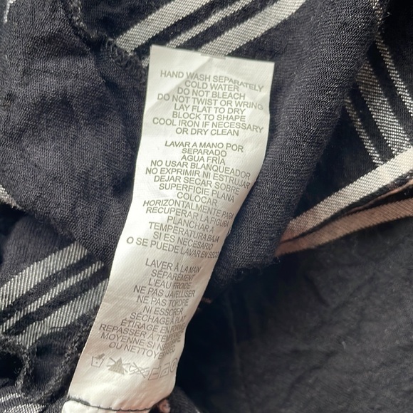 Kensie Black and White Plaid Top with Ruffles - Size Medium - Picture 7 of 8